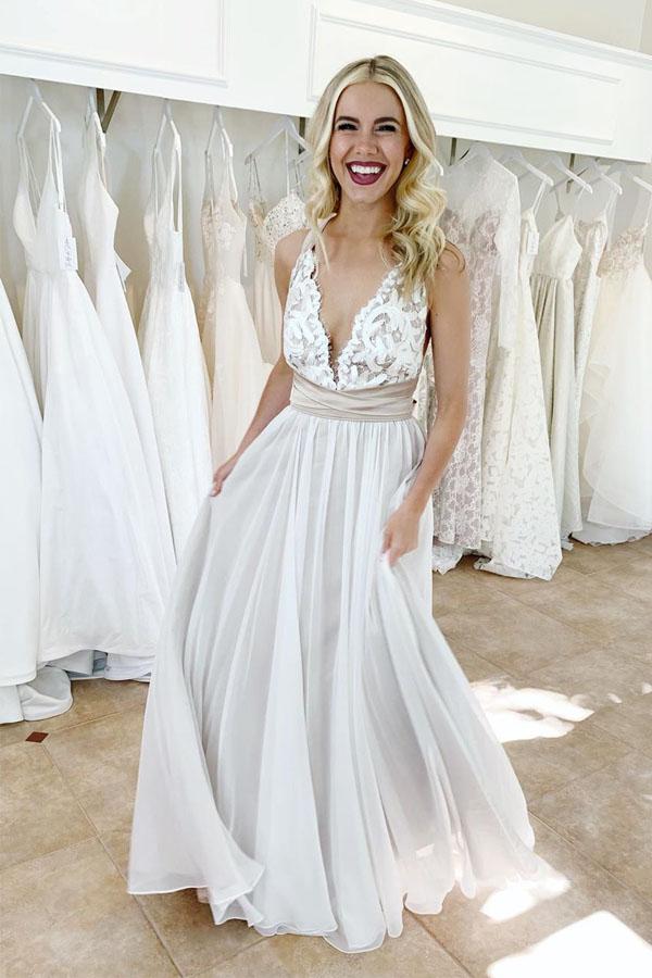 Elegant Ivory A-Line V-Neck Tulle Wedding Dress with Lace