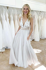 Elegant Ivory A-Line V-Neck Tulle Wedding Dress with Lace