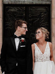 Boho V-Neck Lace Top Backless Tulle Wedding Dress