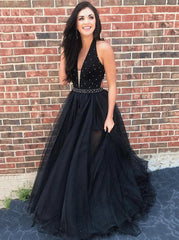 Black Plunging Neckline Tulle Long Prom Dress with Beading