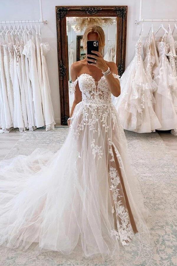 Charming A-Line Sweetheart Lace Applique Tulle Boho Wedding Dress