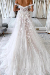 Charming A-Line Sweetheart Lace Applique Tulle Boho Wedding Dress
