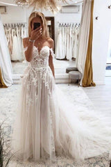 Charming A-Line Sweetheart Lace Applique Tulle Boho Wedding Dress