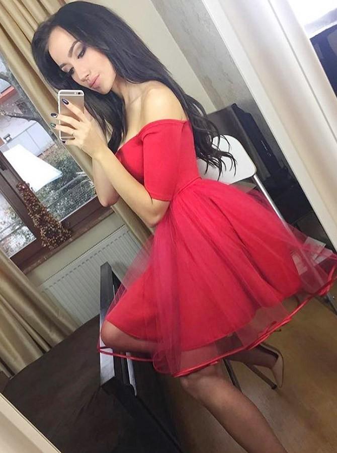 Elegant Off-Shoulder Short Tulle Red Homecoming Party Dress