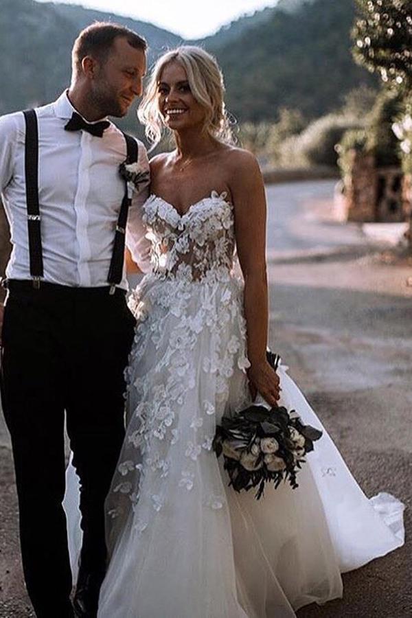 Chic A-Line Sweetheart Boho Wedding Dress with Appliques
