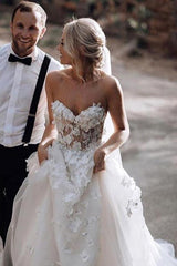 Chic A-Line Sweetheart Boho Wedding Dress with Appliques