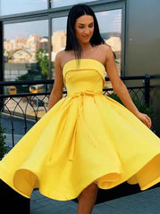 Simple Strapless Yellow Short Homecoming Prom Dresses