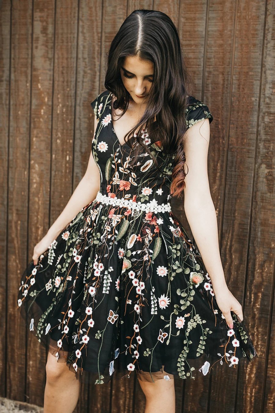 Black V-Neck Floral Embroidered Short Prom Homecoming Dress
