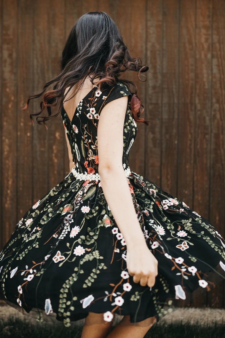 Black V-Neck Floral Embroidered Short Prom Homecoming Dress