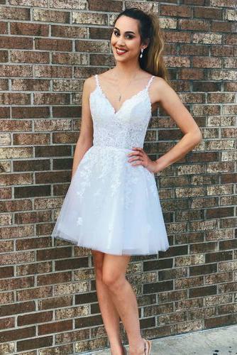 Elegant A-Line Tulle White Short Homecoming Dress with Lace