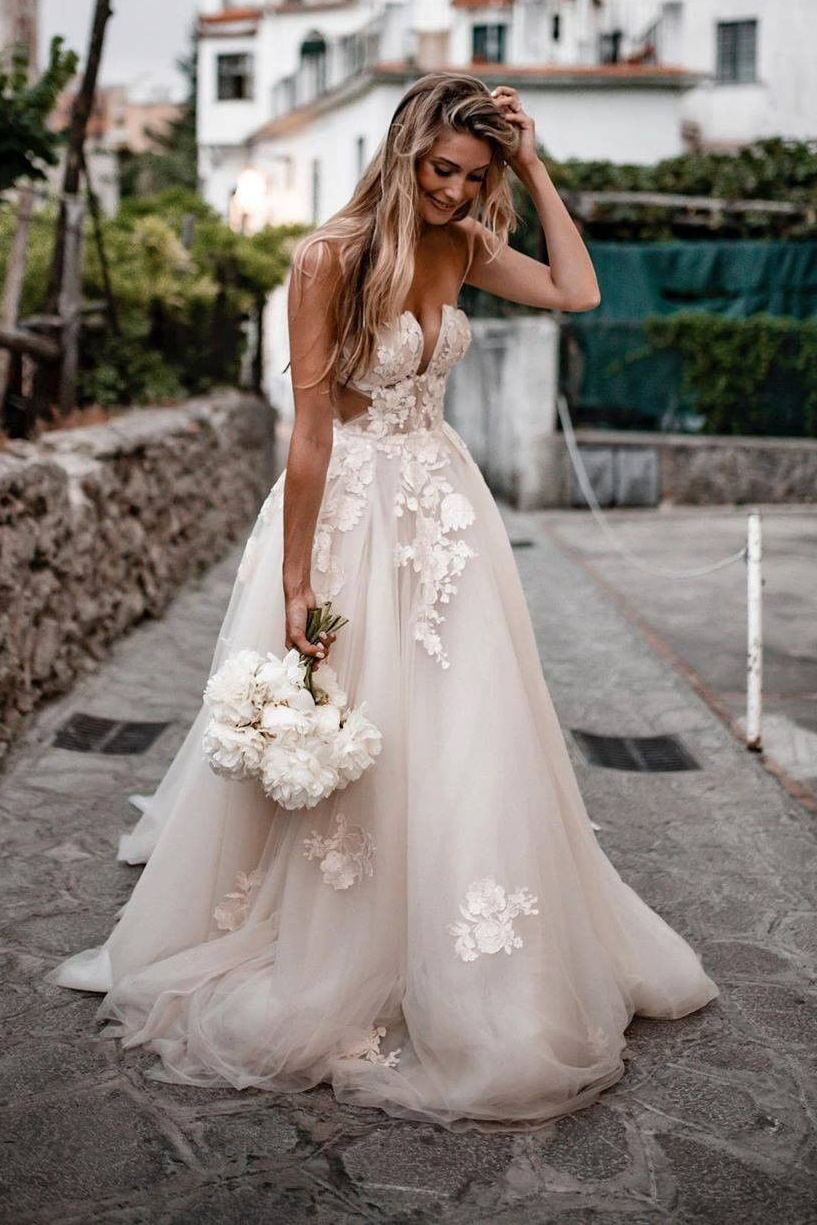 Backless Boho Wedding Dress Tulle Rustic Bridal Gown with Appliques