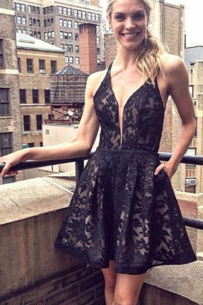 Black A-Line V-Neck Lace Short Prom Homecoming Dress with Pockets