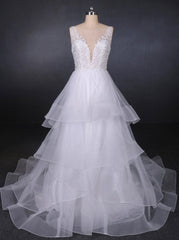Princess V-Neck Tulle Backless Wedding Dresses with Layered