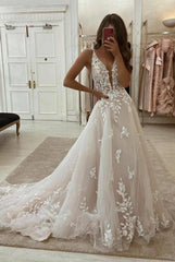 A-Line Lace Vintage Country Beach Wedding Dress with Appliques