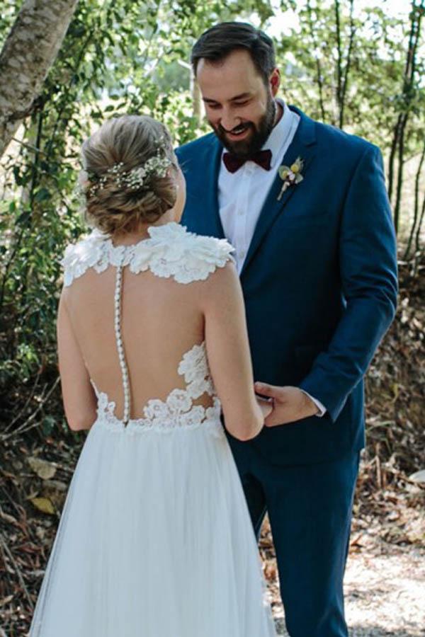 A-Line V-Neck White Tulle Wedding Dress with Lace Appliques