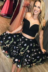 Off-Shoulder Black Floral Embroidered Homecoming Dresses, Two-Piece Short Prom Dress