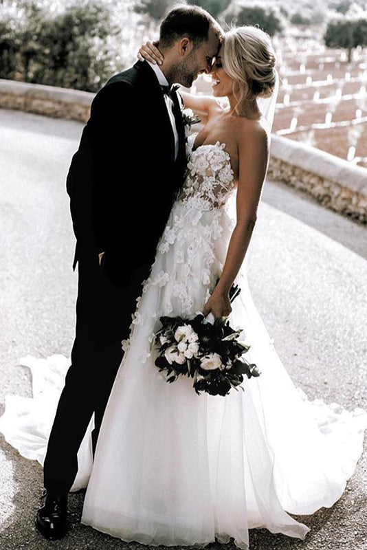 Chic A-Line Sweetheart Boho Wedding Dress with Appliques