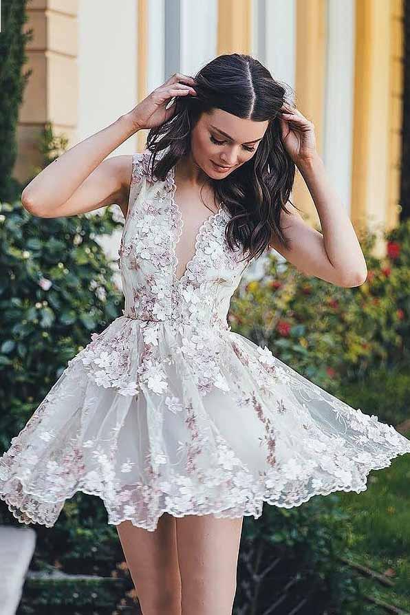 A-Line Deep V-Neck Tulle Short Homecoming Dress with Appliques