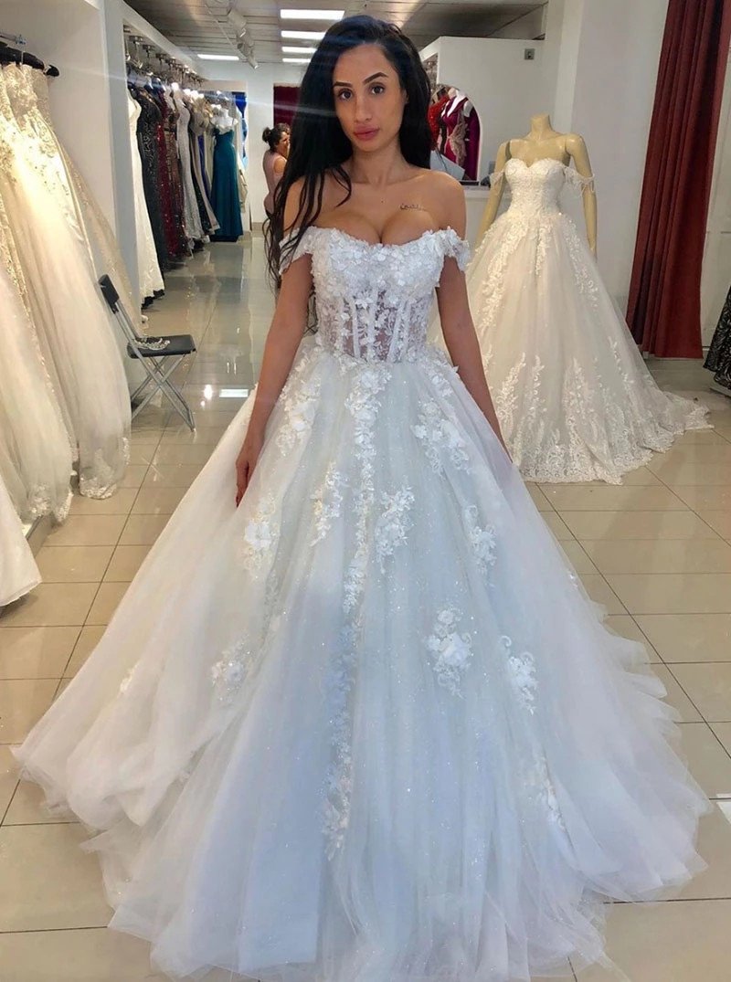 Elegant Off-Shoulder Tulle Applique Wedding Dress