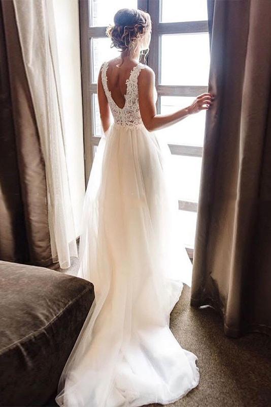 Backless A-Line Beach Wedding Dress with Lace Applique Tulle