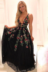 Black Lace Floral Embroidery Long Prom Dress A-Line V-Neck Backless Formal Gown