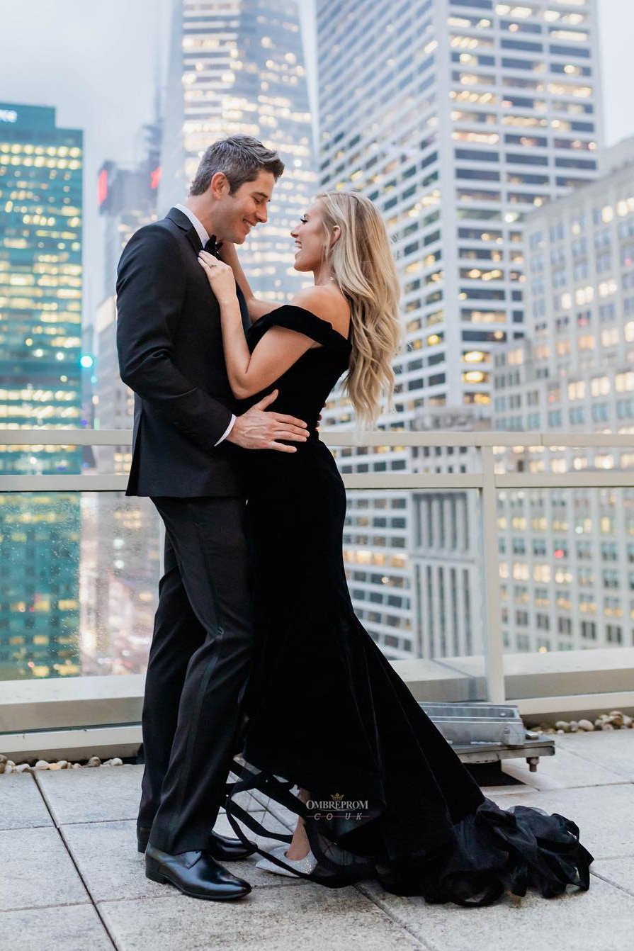 Black Off-Shoulder Mermaid Long Prom Dress with Split