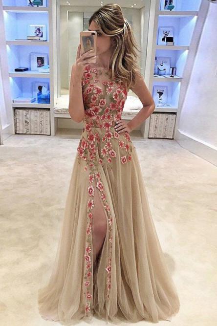 Charming Round Neck Split Tulle Long Prom Dress with Appliques