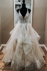 Elegant A-Line V-Neck Backless Appliques Tulle Lace Wedding Dress