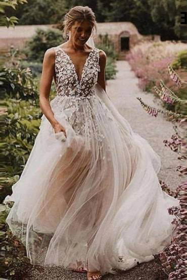 Gorgeous A-Line V-Neck Rustic Wedding Dresses with Lace Appliques