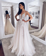 A-Line Tulle V-Back Boho Wedding Dress with Applique Gown