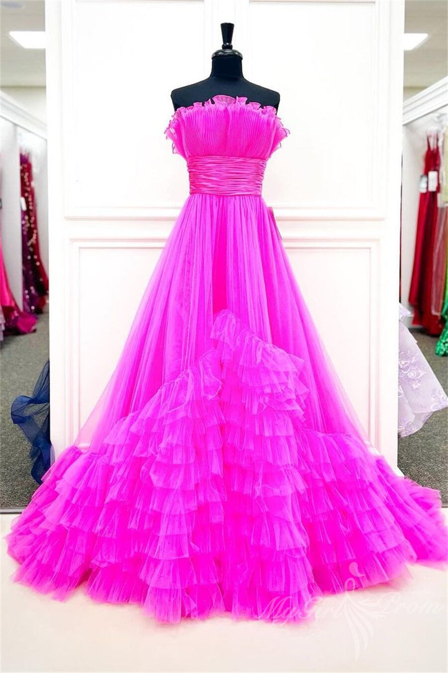 Black A-Line Strapless Layered Tulle Princess Prom Dress