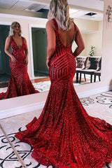 Gorgeous Burgundy V-Neck Mermaid Sequin Long Prom Dresses