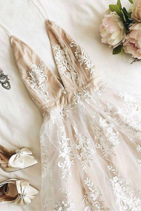 Charm A-Line V-Neck Homecoming Dress with Lace Appliques