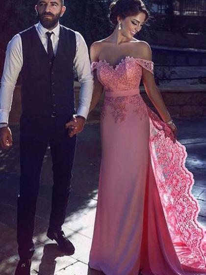 Elegant Sheath Off-Shoulder Lace Long Prom Dress