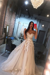 A-Line Sweetheart Sleeveless Tulle Wedding Dress with Applique