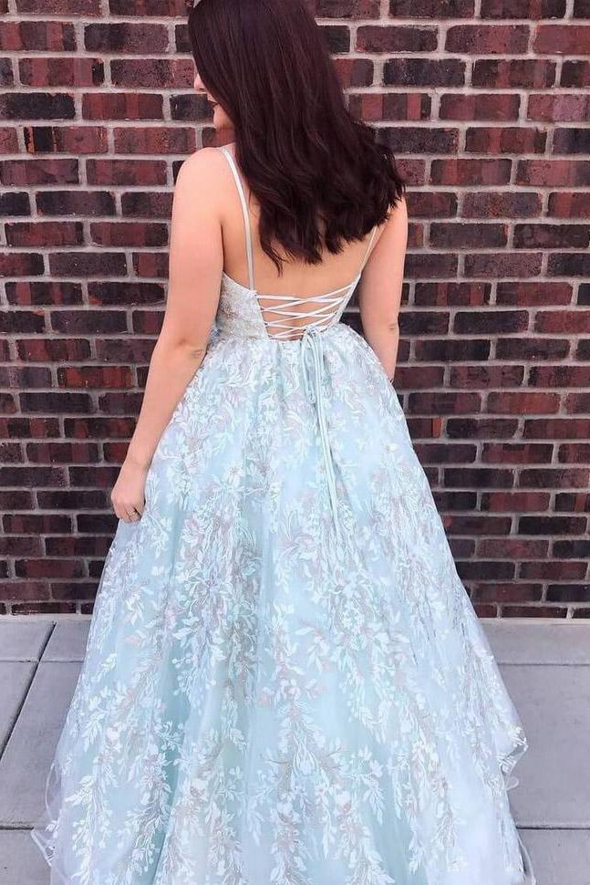 Spaghetti Straps Tulle V-Neck Long Prom Dresses with Beaded Appliques