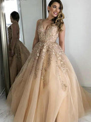 Elegant V-Neck Tulle Prom Dress with Lace Applique and Beading