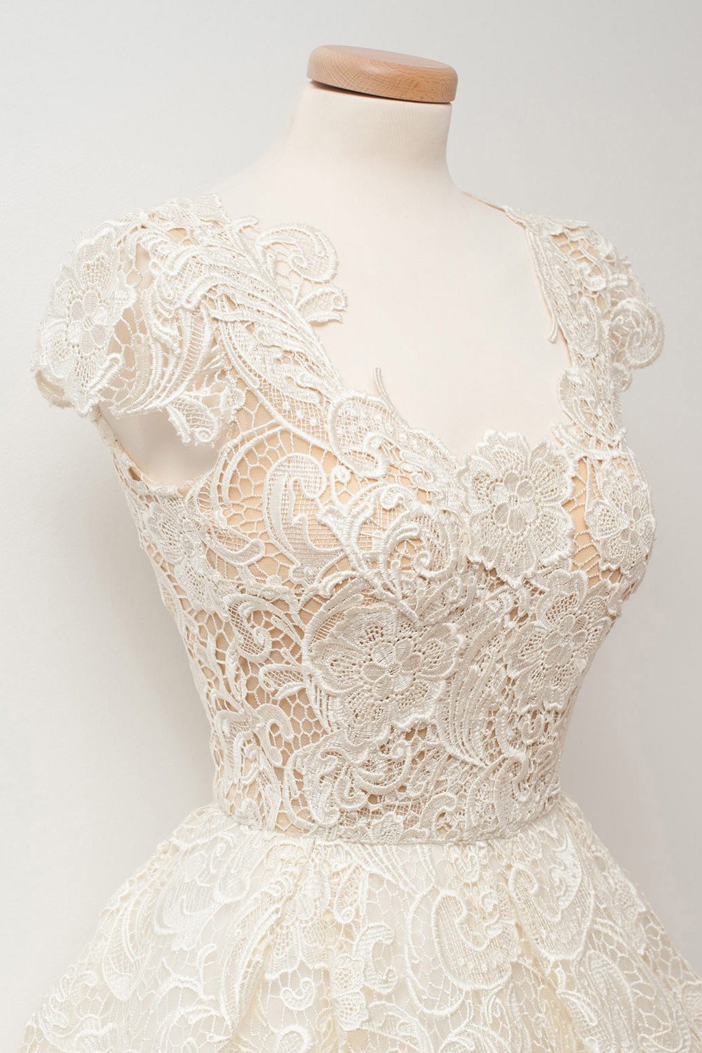 A-Line Scoop Lace Cap Sleeve Sweet 16 Homecoming Dress