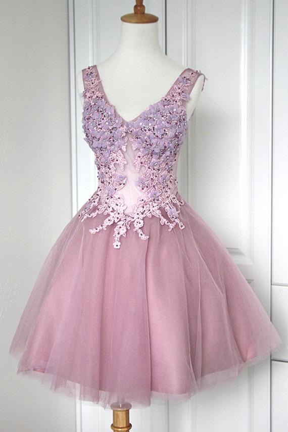 Chic A-Line V-Neck Tulle Homecoming Dress, Sweet 16 Dress with Appliques