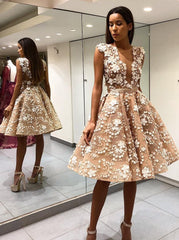 A-Line Scoop Appliques Knee Length Prom Dresses Backless Party Dress