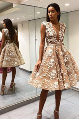 A-Line Scoop Appliques Knee Length Prom Dresses Backless Party Dress