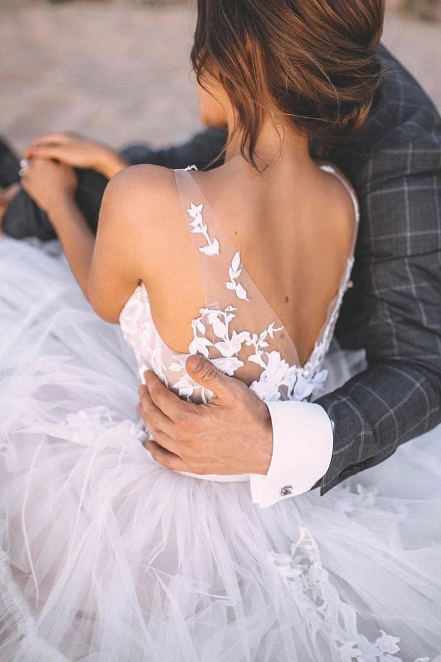 Popular A-Line V-Neck Tulle Beach Wedding Dresses with Appliqued